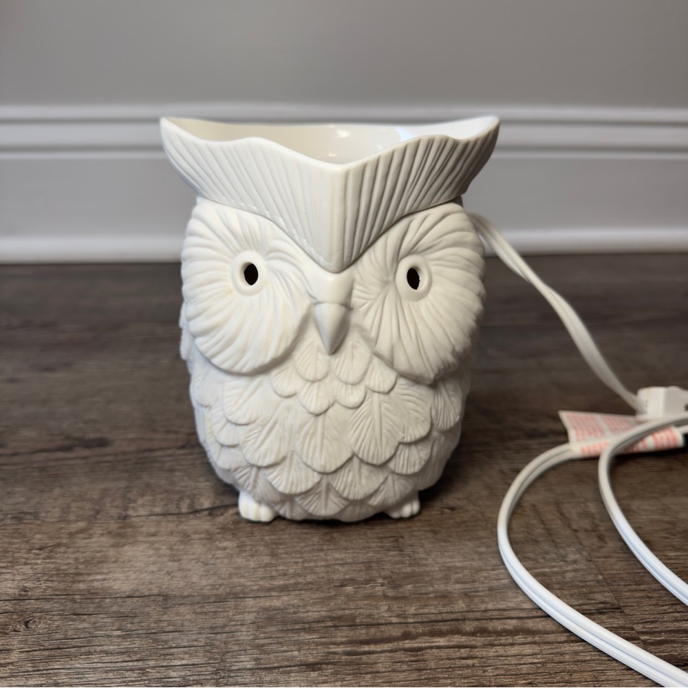 SCENTSY Full Size Whoot Warmer